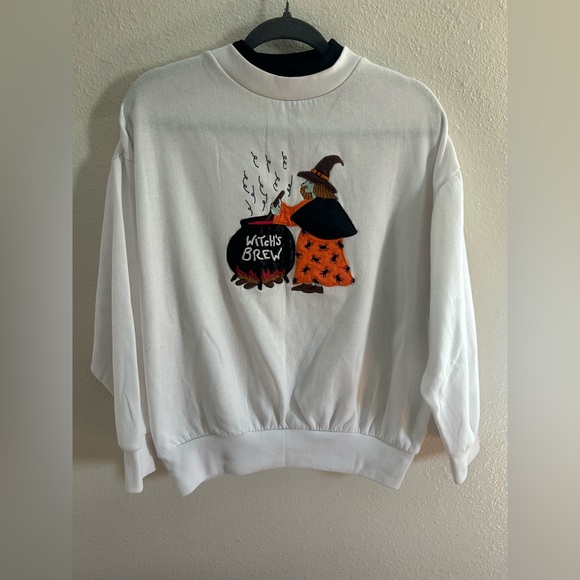 Vintage Basic Editions Halloween Embroidered Witch Crewneck Sweatshirt Size M - Picture 1 of 6